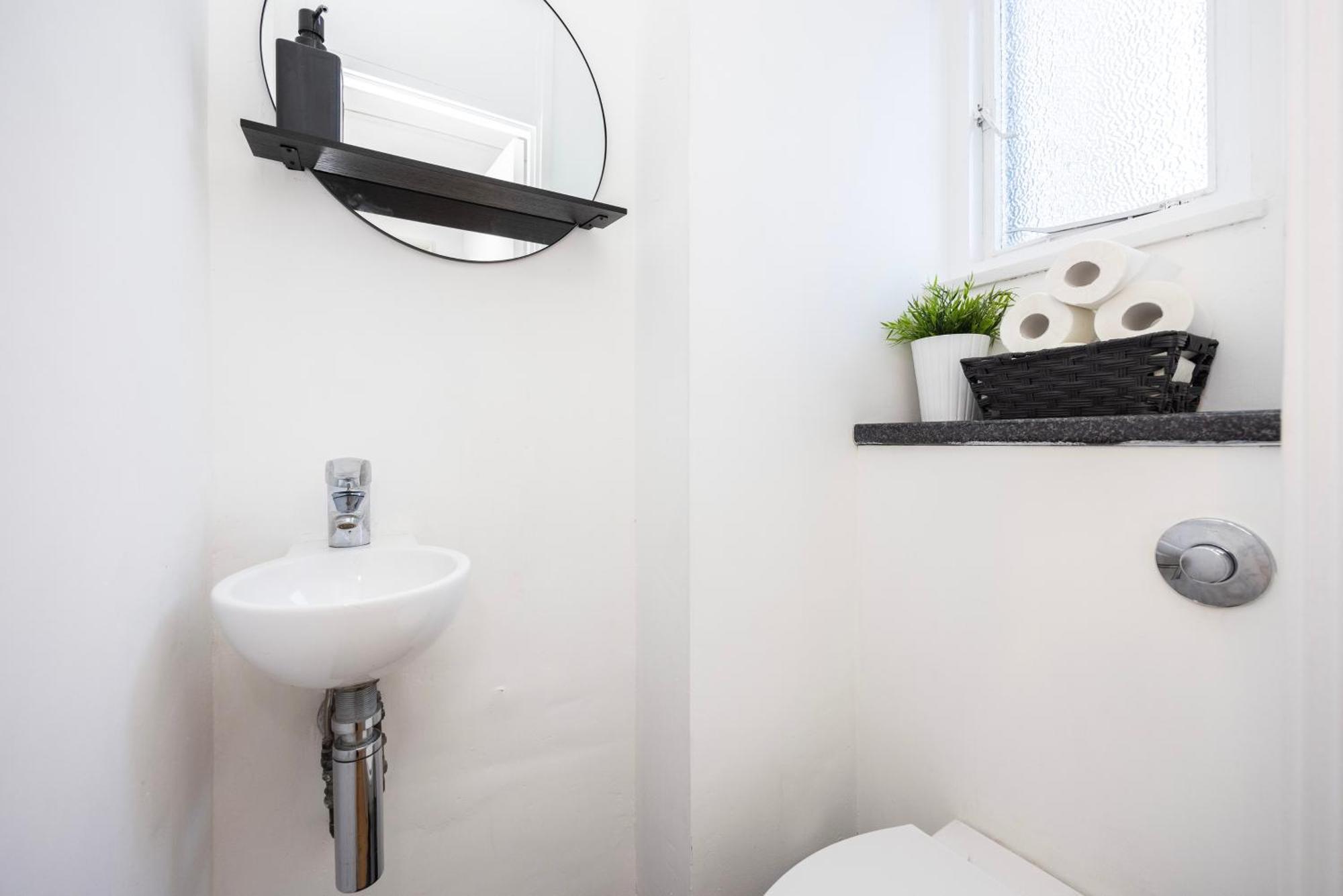 Trendy 4 Bed Apartment Near Vibrant Shoreditch W Balcony And Walking Distance To Tube Londres Exterior foto