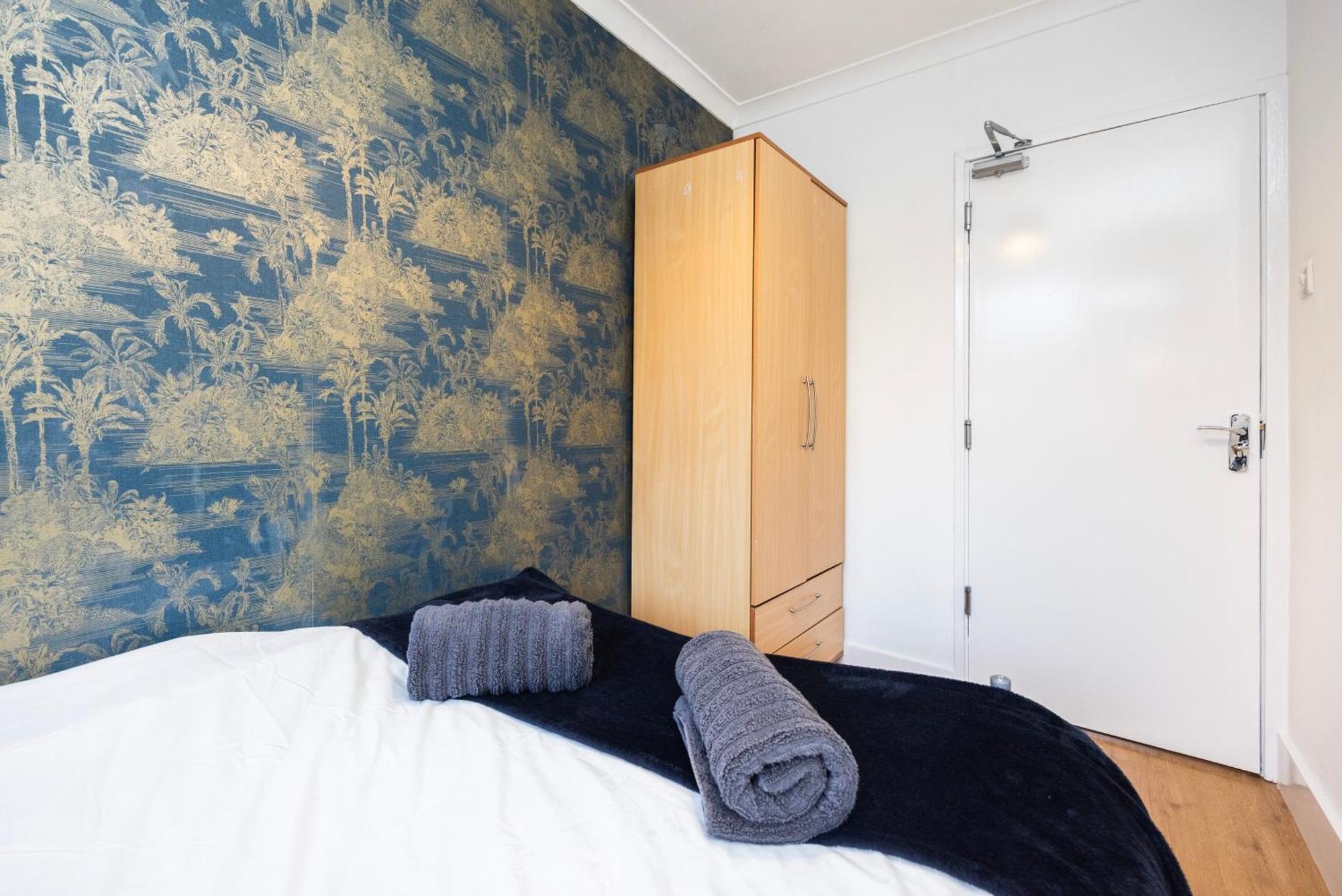 Trendy 4 Bed Apartment Near Vibrant Shoreditch W Balcony And Walking Distance To Tube Londres Exterior foto
